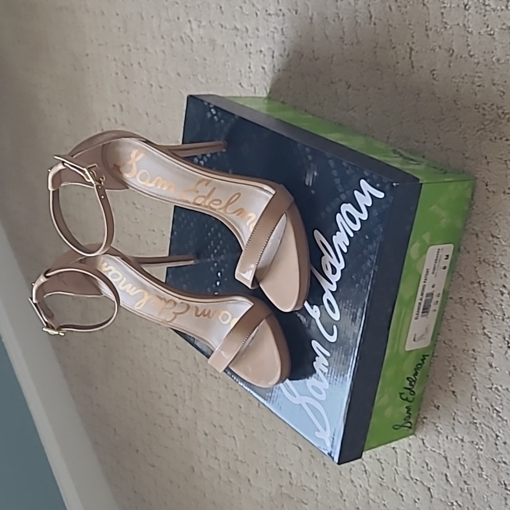 Womens patent heel